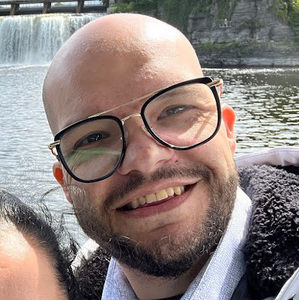 Meet your Posher, Thomx